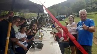 San Adriano del Monte se queda pequeño para su fiesta: el único pueblo abandonado de Grado se vuelca con su Virgen