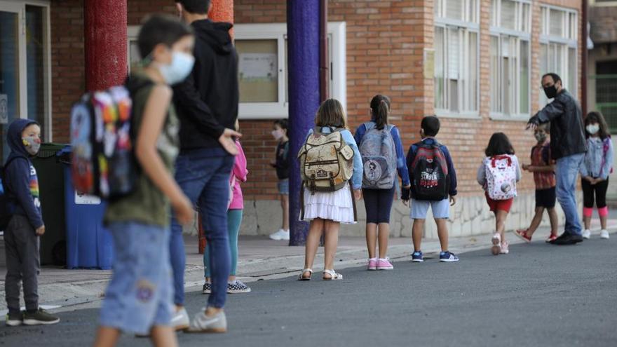 Repuntan los contagios en centros escolares y ya son dos los colegios cerrados en Galicia