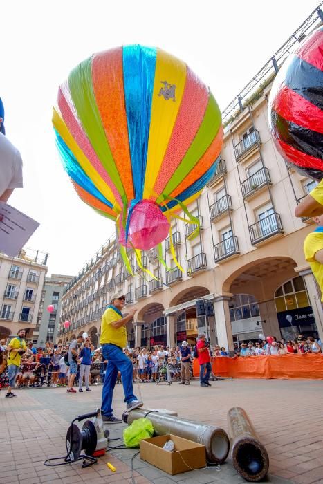 Asociaciones benéficas e integradoras dan a conocer su actividad en la Plaza Mayor