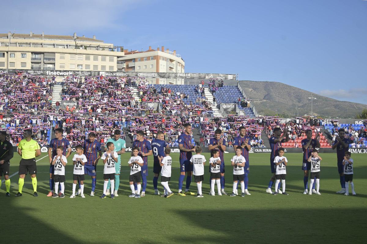 Eldense-Oviedo: El Eldense se diluye pero vuelve a sumar