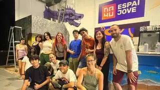 El Taller Intensiu de Grafit de la Nau4 culmina amb un nou mural creat per una quinzena de joves
