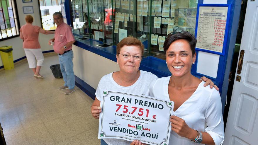 Carmen Rosa y Cecilia Díaz en la administración número cuatro de Telde