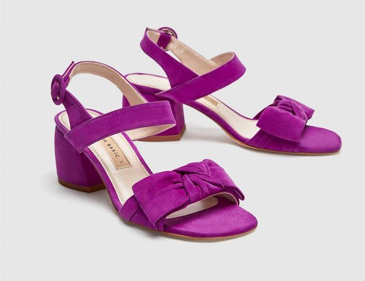 El tacón más cómodo de Zara: sandalias fucsia