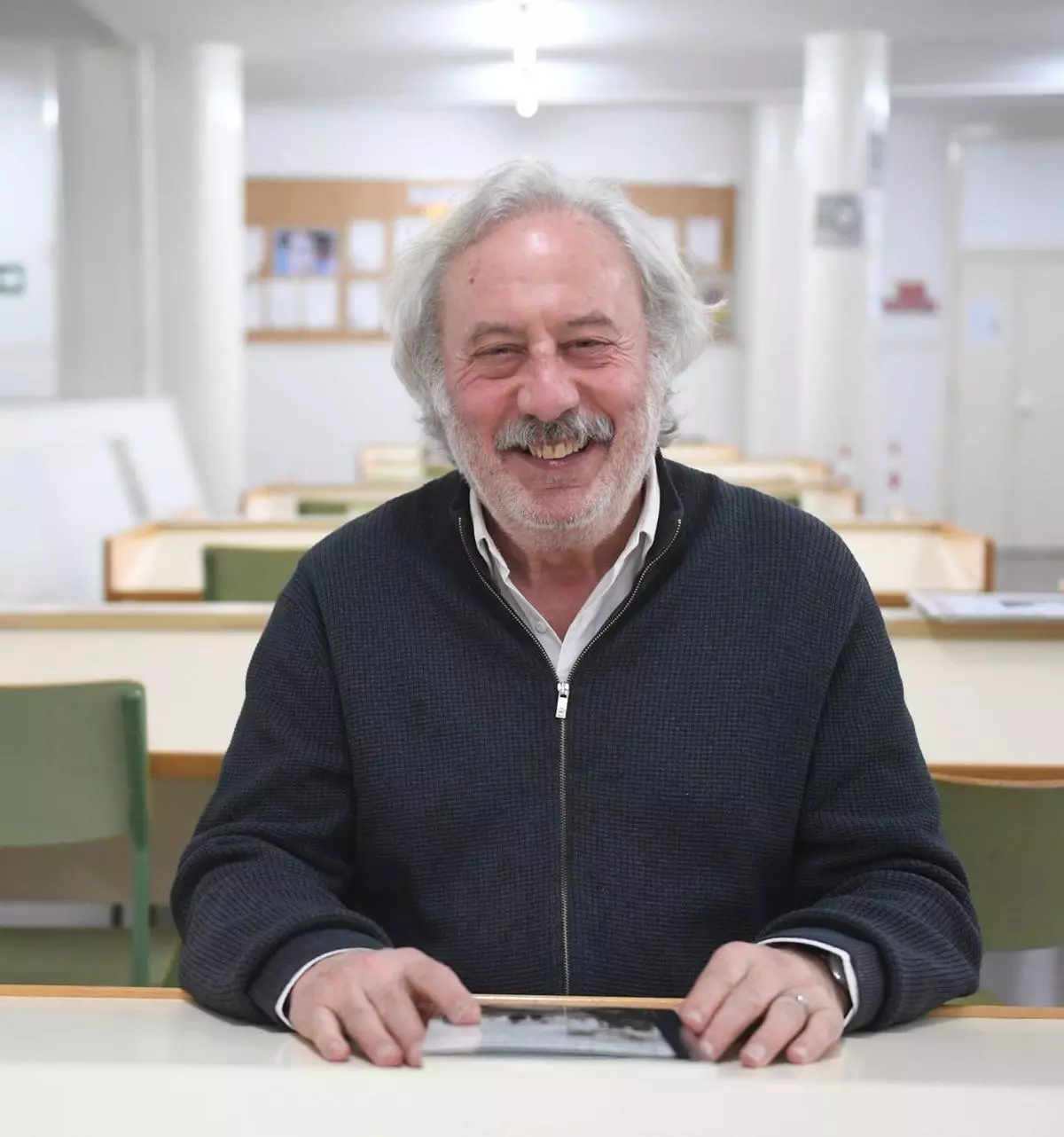 Julio Llamazares, en A Coruña: «España será normal cuando se hable de la Guerra Civil como un pasaje histórico»