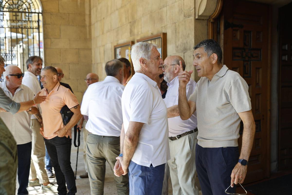 Gijón se emociona en el último adiós a Novoa