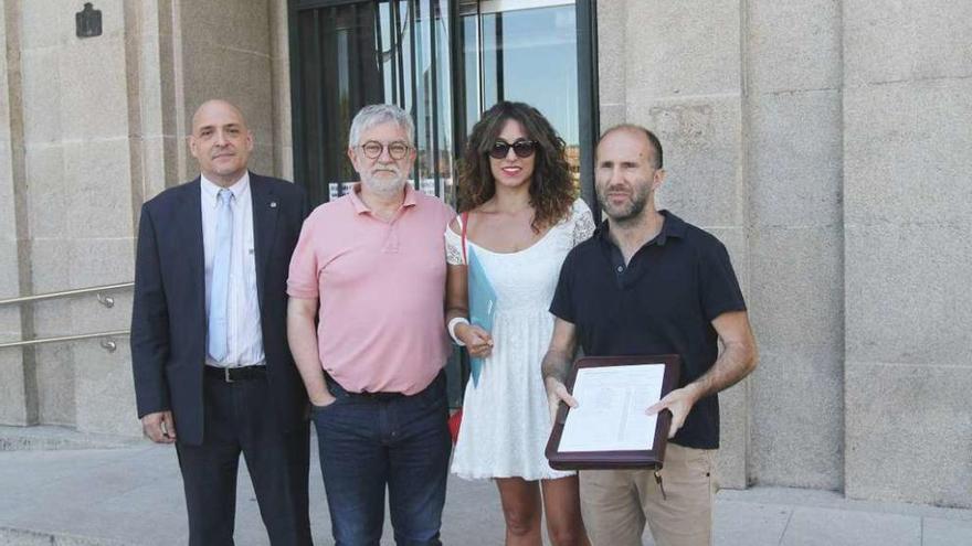 Armando Ojea, Miguel Caride, Laura Nóvoa y Pérez Jácome antes de presentar la candidatura. // I. Osorio