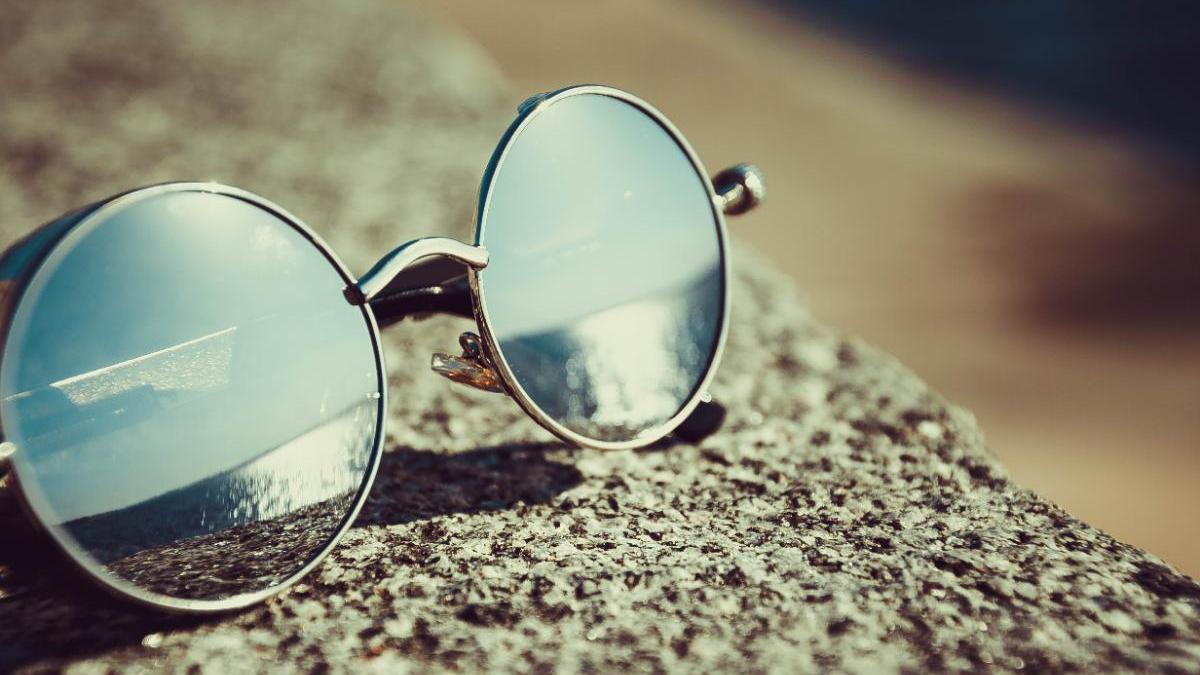 Gafas de sol prohibidas por la DGT