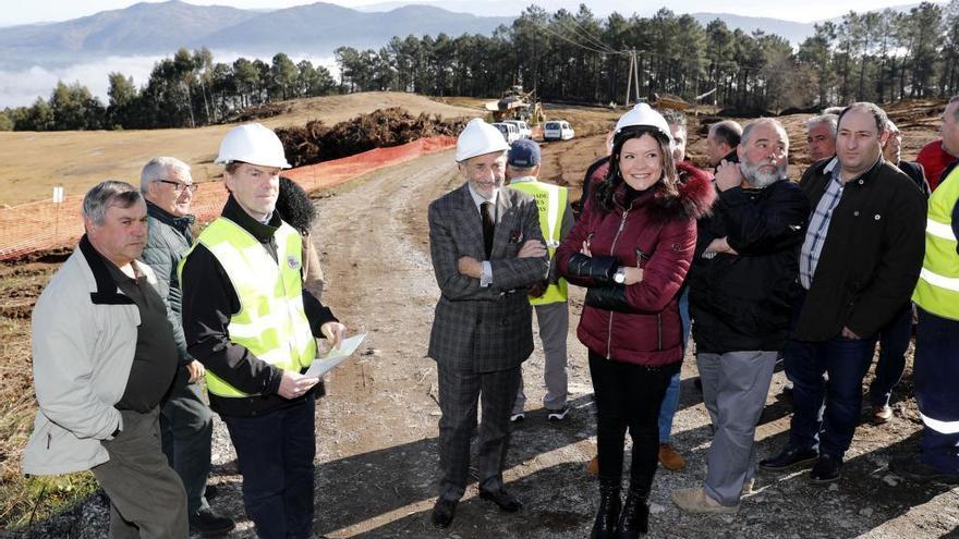 Mouriño y Nidia Arévalo, durante una visita a las obras de la futura ciudad deportiva.