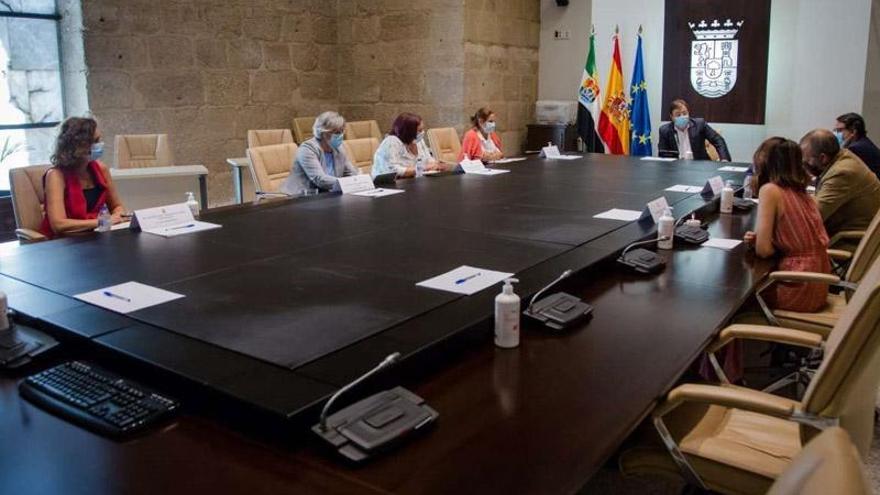 La Junta de Extremadura decreta el aislamiento social de Alía