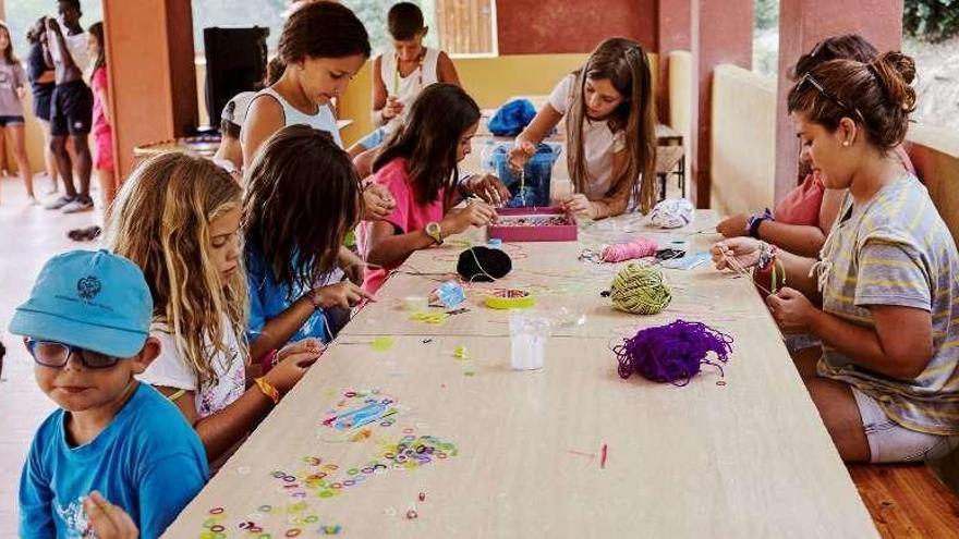 Una imagen de los centros abiertos y colonias urbanas que promueve CaixaProinfancia. // &quot;la Caixa&quot;