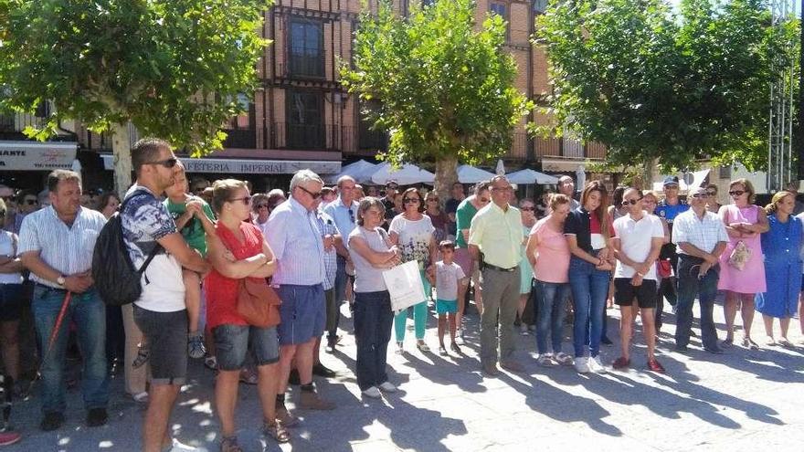 Los toresanos condenan el atentado de Barcelona con cinco minutos de silencio