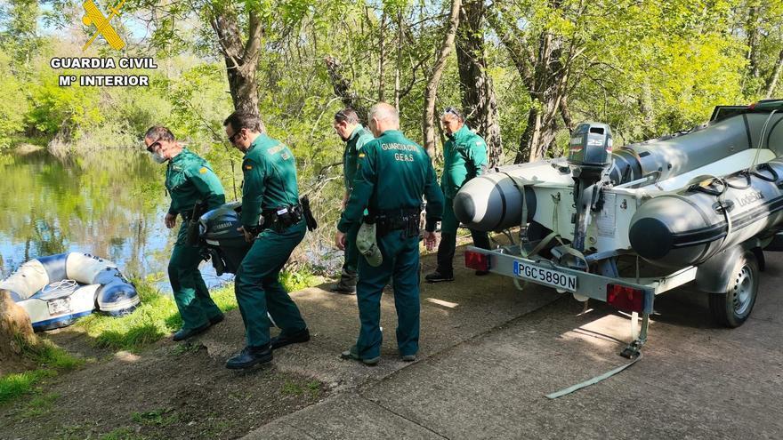 Medio centenar de voluntarios y dos perros buscan al desaparecido de Plasencia