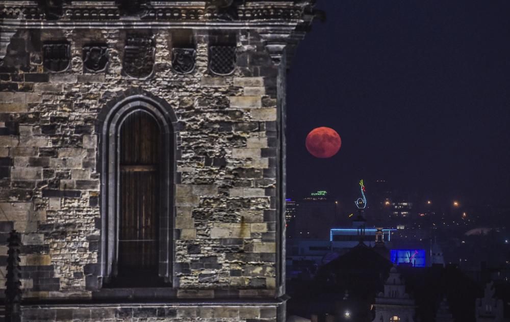 SUPERLUNA EN PRAGA