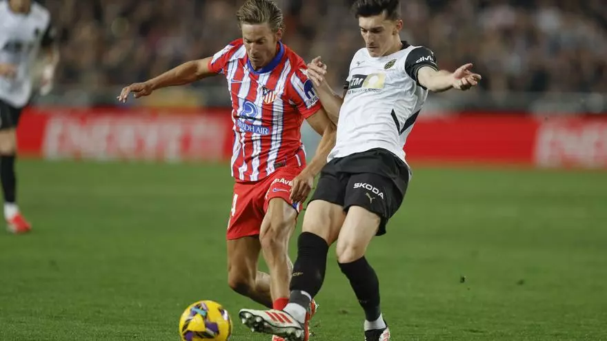Resumen, goles y highlights del Valencia 0-3 Atlético de Madrid de la jornada 24 de LaLiga EA Sports