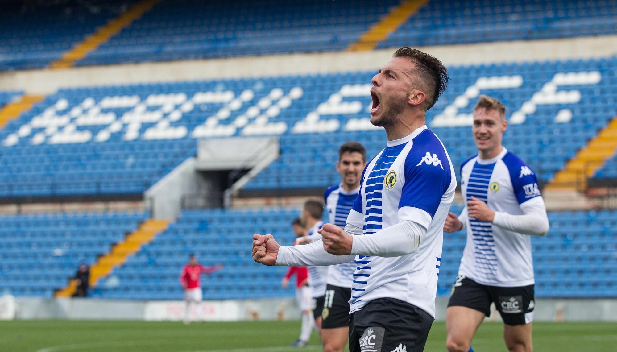 El Hércules vence a La Nucía por 3-1