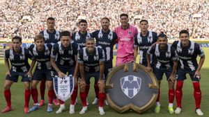 La plantilla del Rayados de Monterrey, antes de afrontar el encuentro contra River de la fase de grupos.