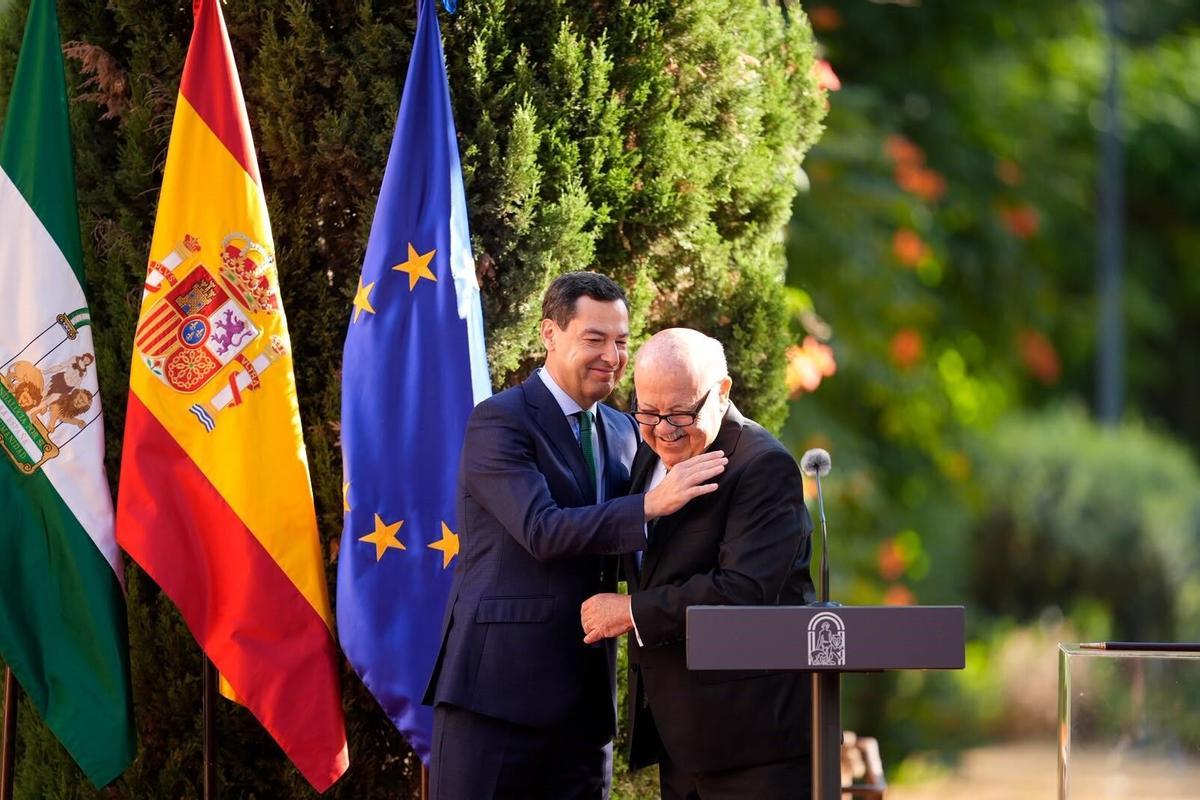 El presidente de la Junta, Juanma Moreno, y el presidente del Parlamento, Jesús Aguirre.