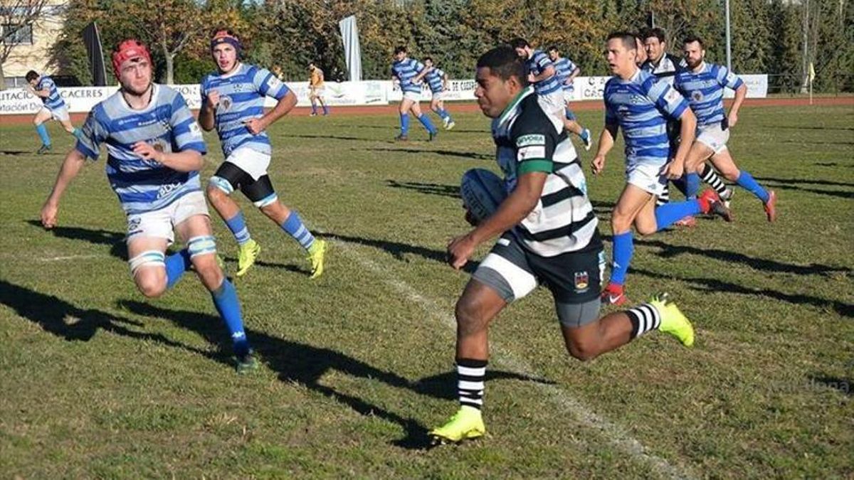 Jerry Surumi, en su época con el CAR Cáceres.