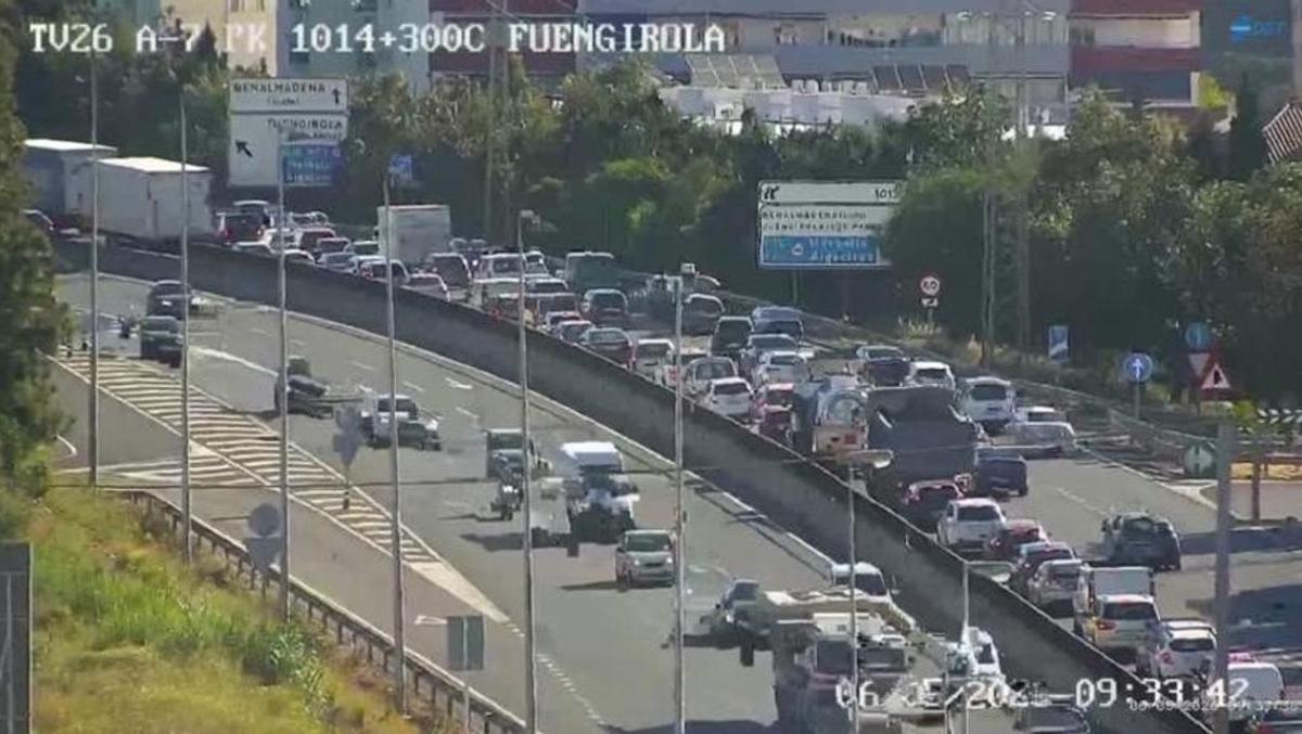 La retención de la A-7 llega a afectar hasta los accesos desde Fuengirola, como se ve en las cámaras de la DGT.