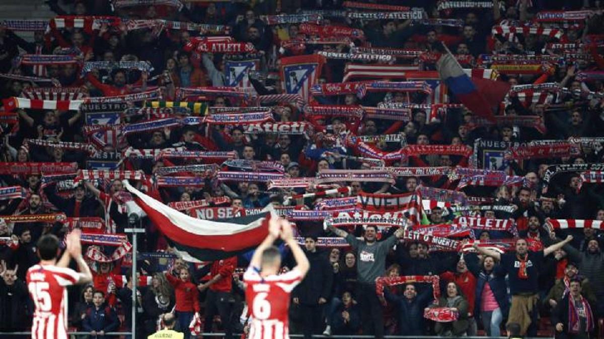 Así apoya la afición del Atlético a su equipo a pesar de la derrota contra el Manchester