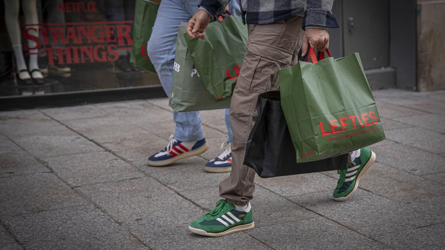 Tengo de oferta al precio de dos euros el par de bragas por el Black Friday