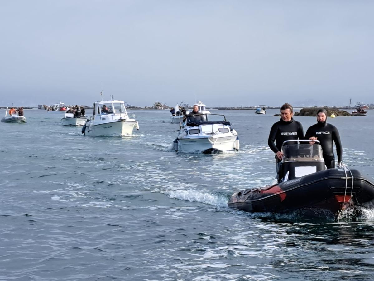Participantes en la limpieza submarina de los fondos del islote Areoso. Participantes en la limpieza submarina de los fondos del islote Areoso.