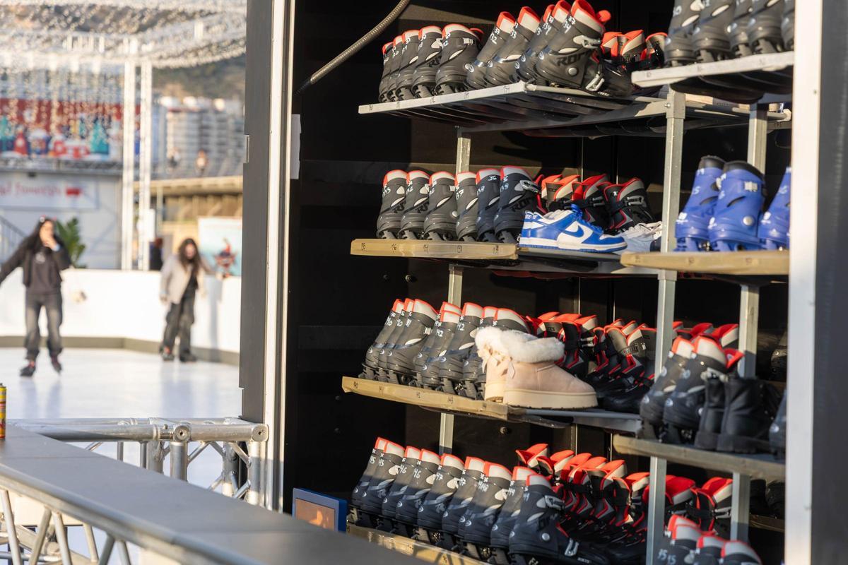 Navalia lleva la Navidad al puerto de Alicante