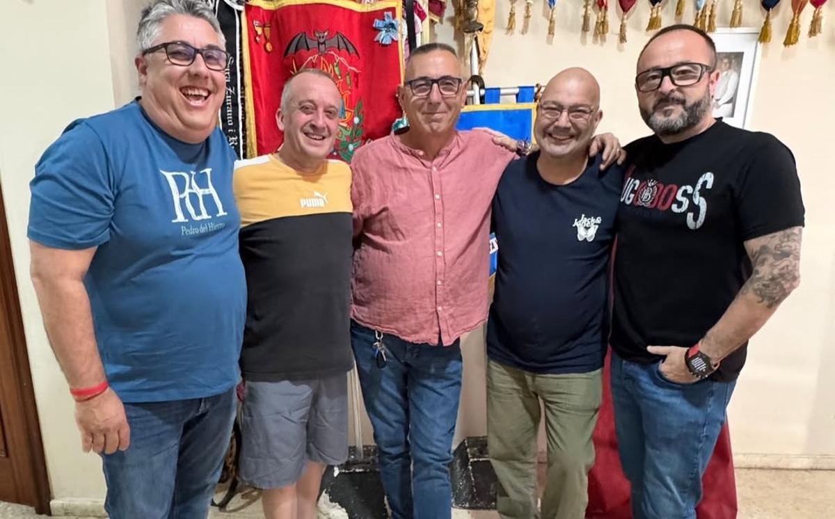 Los presidentes de la comisión, con los artistas