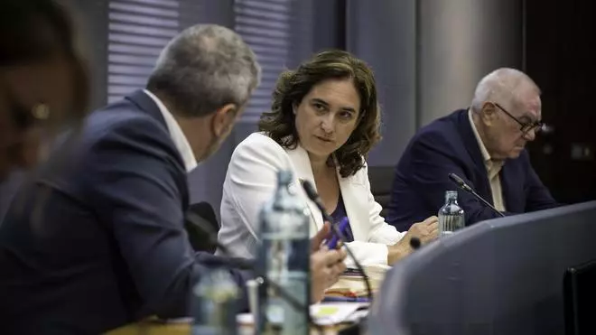 El recuento oficial que dirimirá el pulso de Collboni y Colau comenzará el viernes