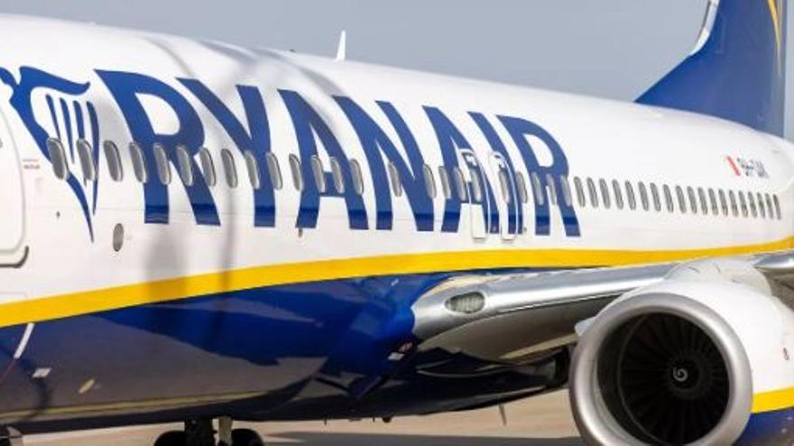 Consum multa amb 150 milions Ryanair, Vueling, EasyJet i Volotea per cobrar l&#039;equipatge de mà