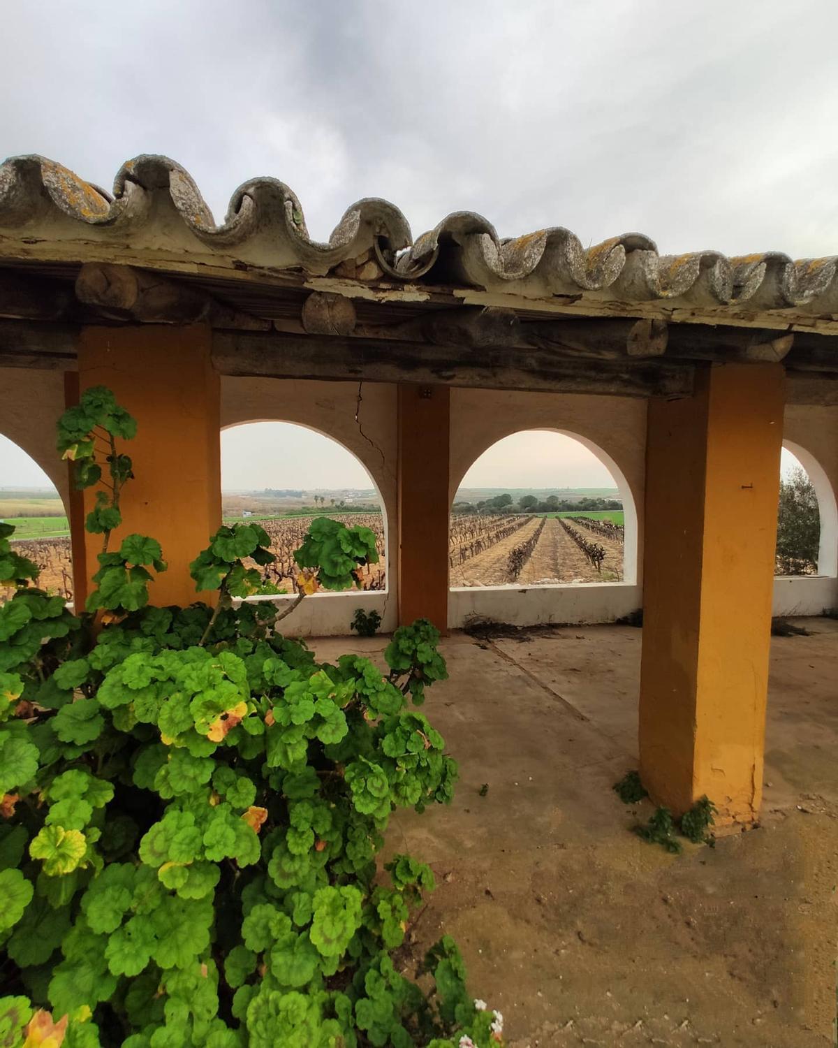 Así es el famoso edificio que viajo desde la Feria de Sevilla hasta un pueblo de Huelva: sus creadores también hicieron el Puente de Triana