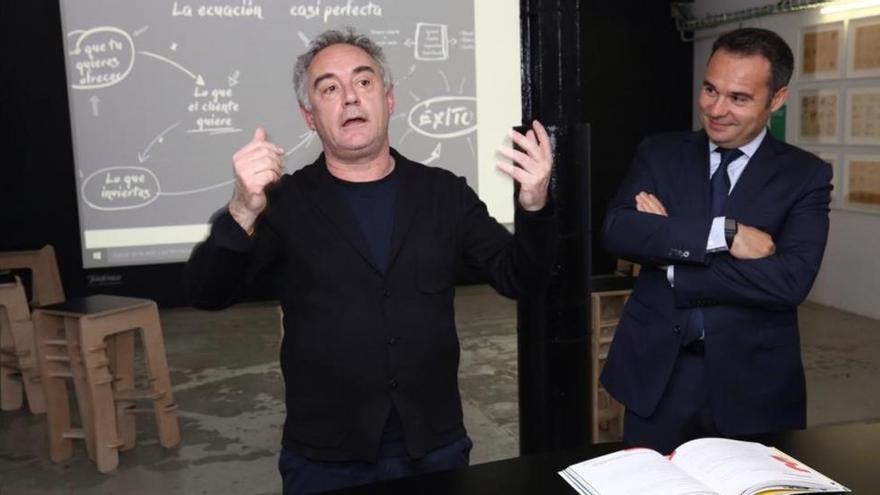 Ferran Adrià y Caixabank lanzan una guía para crear un restaurante