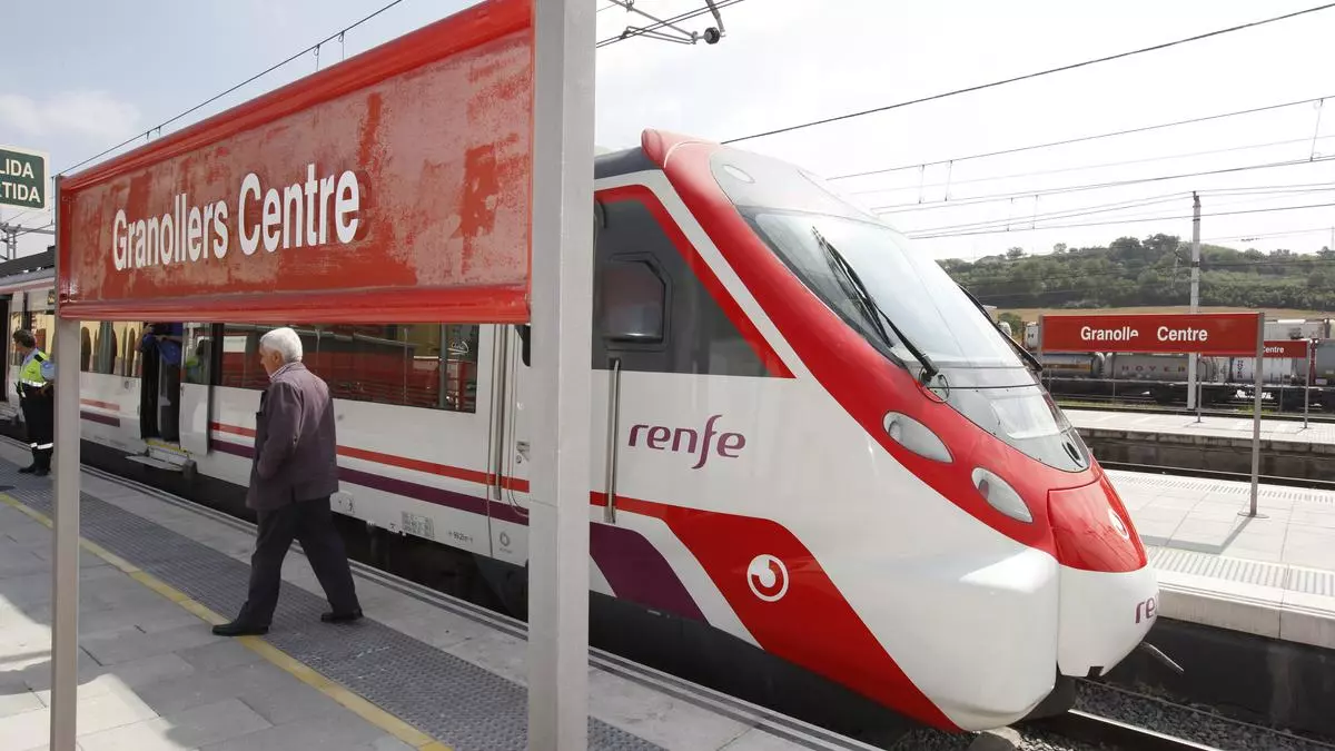 Ocho municipios piden a la Generalitat que doble la frecuencia de paso de la R8 de Rodalies