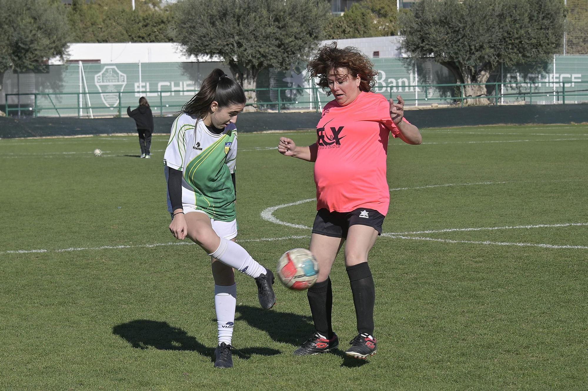 Partido de futbol benefico populares informadores