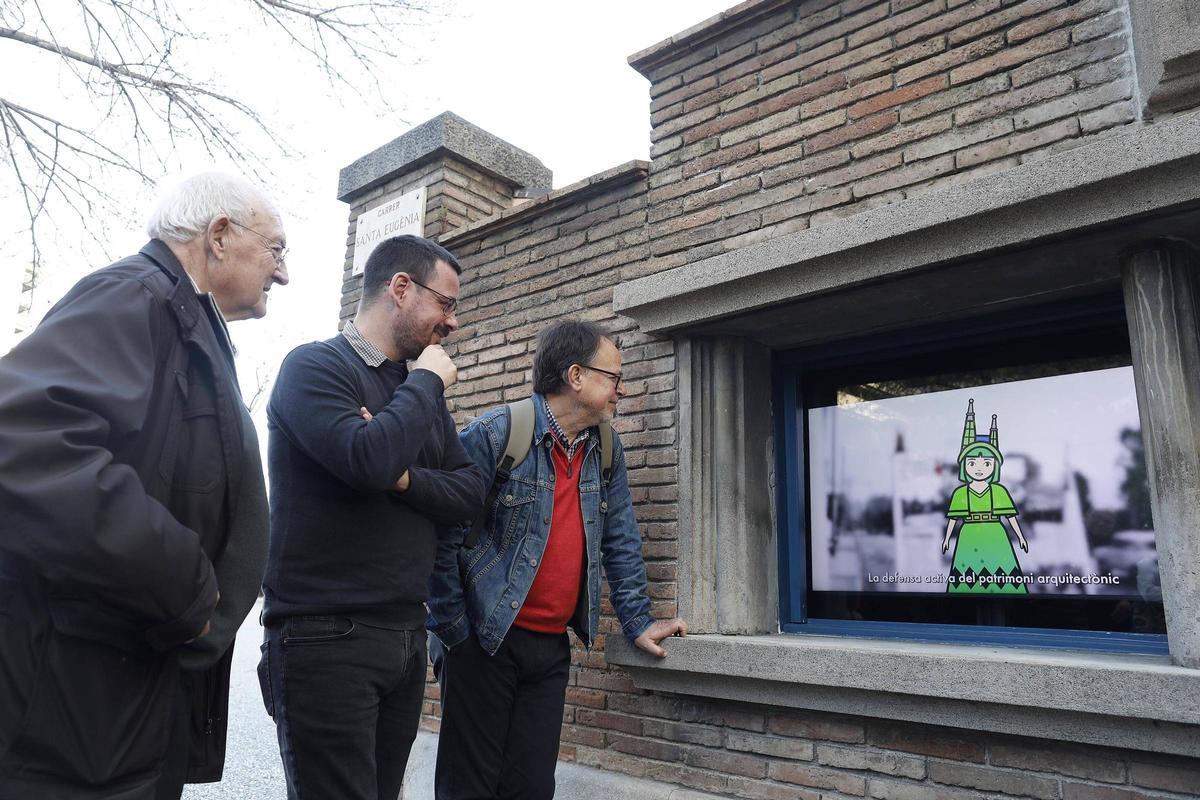 La projecció a una finestra de la caseta de La Punxa.