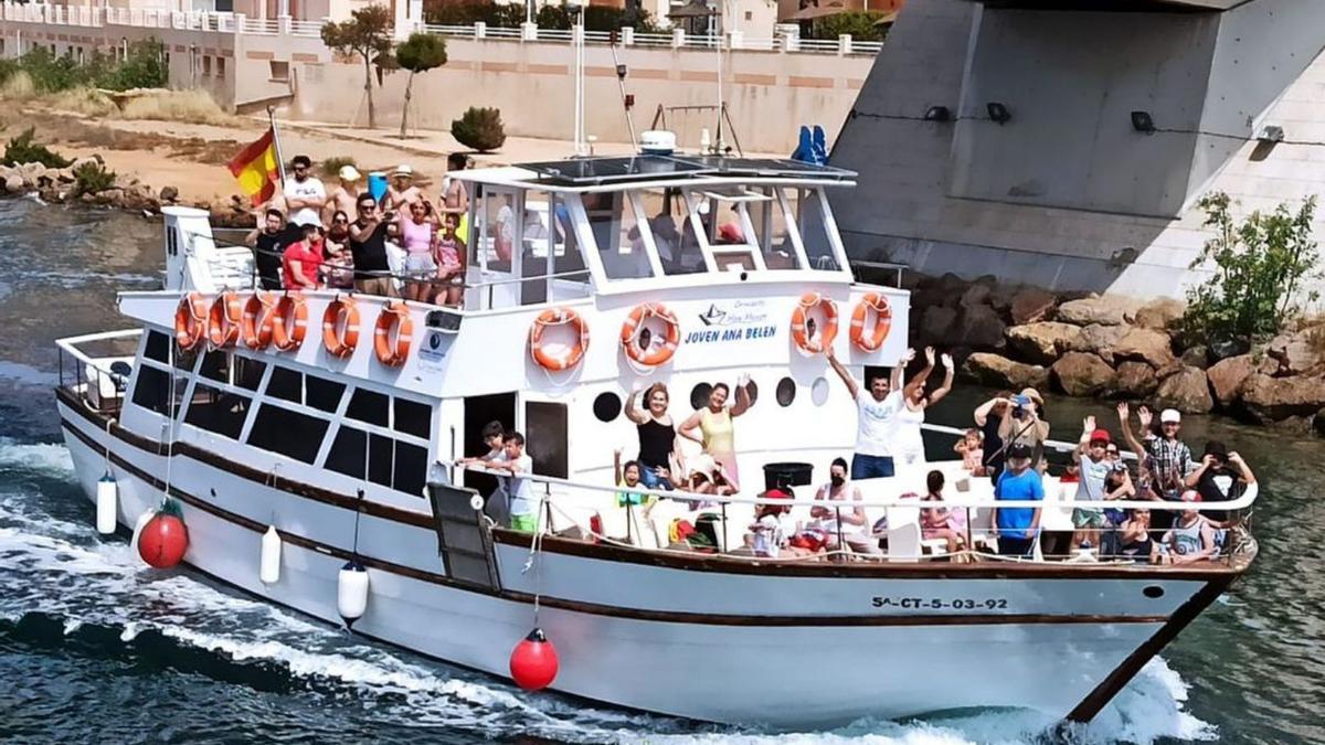 Los alummos disfrutaron de una excursión con paseo en barco y  realizaron una exposición de infografías sobre el Mar Menor.