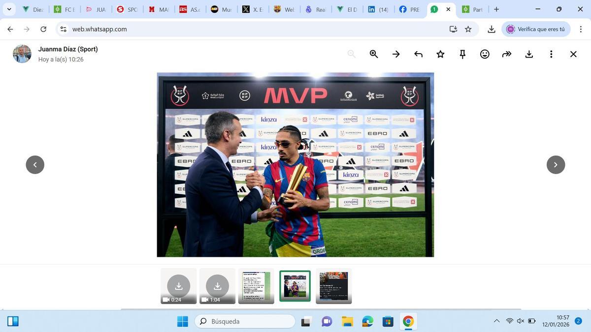 Iván Barberán entrega el MVP a Raphinha