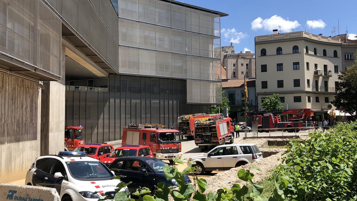 Evacuen els treballadors de la seu de Generalitat de Girona per una alarma d'incendi