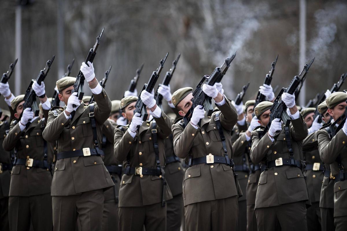Alumnos del Centro de Formación de Tropa número 1 durante una jura de bandera.