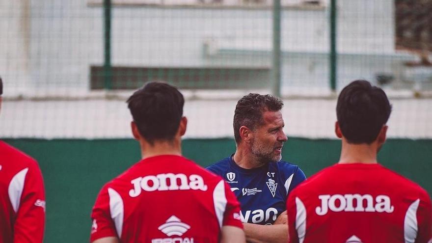 Curro Torres, sobre su futuro en el Real Murcia: "No me quita  el sueño"