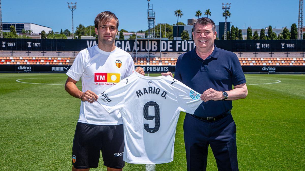 Mario Domínguez marca su histórico 16º gol de la temporada con el Valencia Mestalla