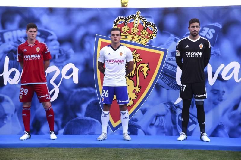 Presentación de la nueva equipación del Real Zaragoza para esta temporada