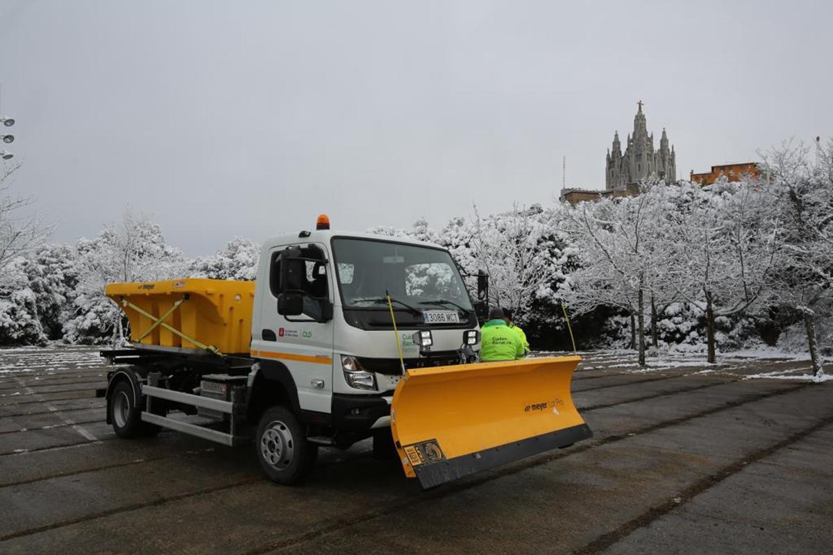 La nieve llega a Barcelona: Collserola, cubierta de blanco