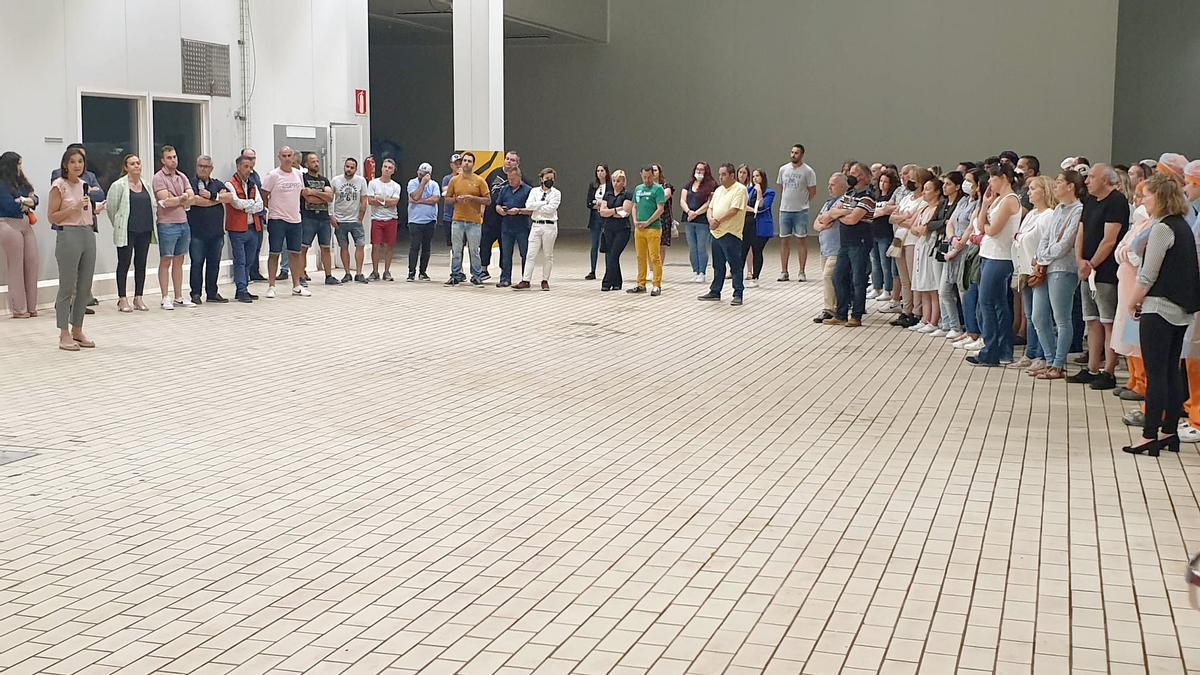 La ministra de Industria, Comercio y Turismo, Reyes Maroto, se reúne con los trabajadores de Cerealto Siro en Aguilar de Campoo (Palencia)