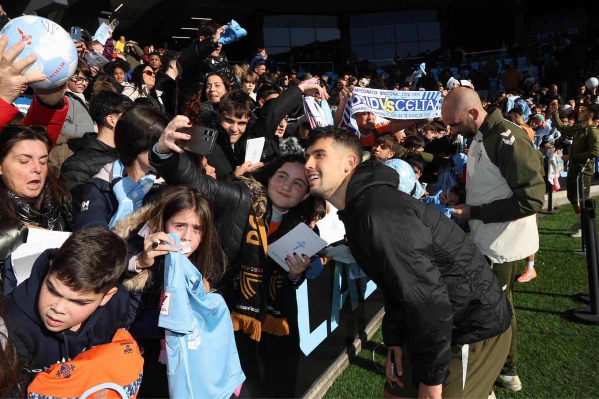 Un regalo de los 'Reyes celestes': fiesta en el entreno a puertas abiertas en Balaídos