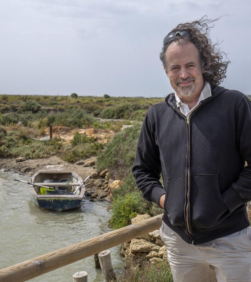 Manuel Maqueda: &quot;Una civilización inteligente no pondría su comida y bebida en plásticos&quot;