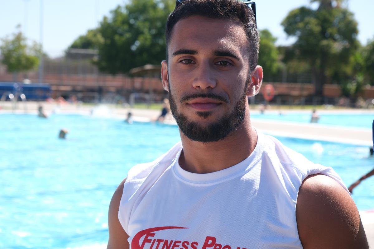 Carlos Gómez. Socorrista de la piscina de la Granadilla.