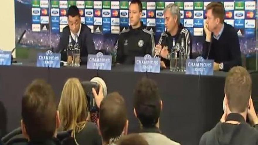 Mourinho desvela que no jugará Peter Cech