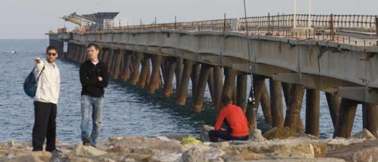 Una vista del pantalán de Port de Sagunt.