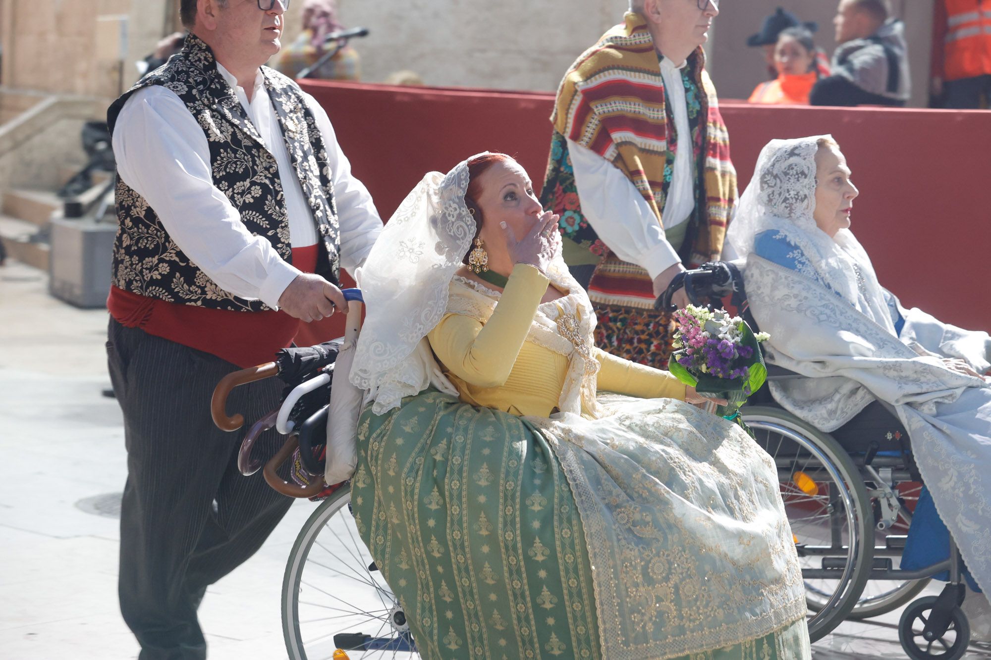 Todas las fotos de la Ofrenda del 17 de marzo por la calle San Vicente de 19:00 a 20:00 horas